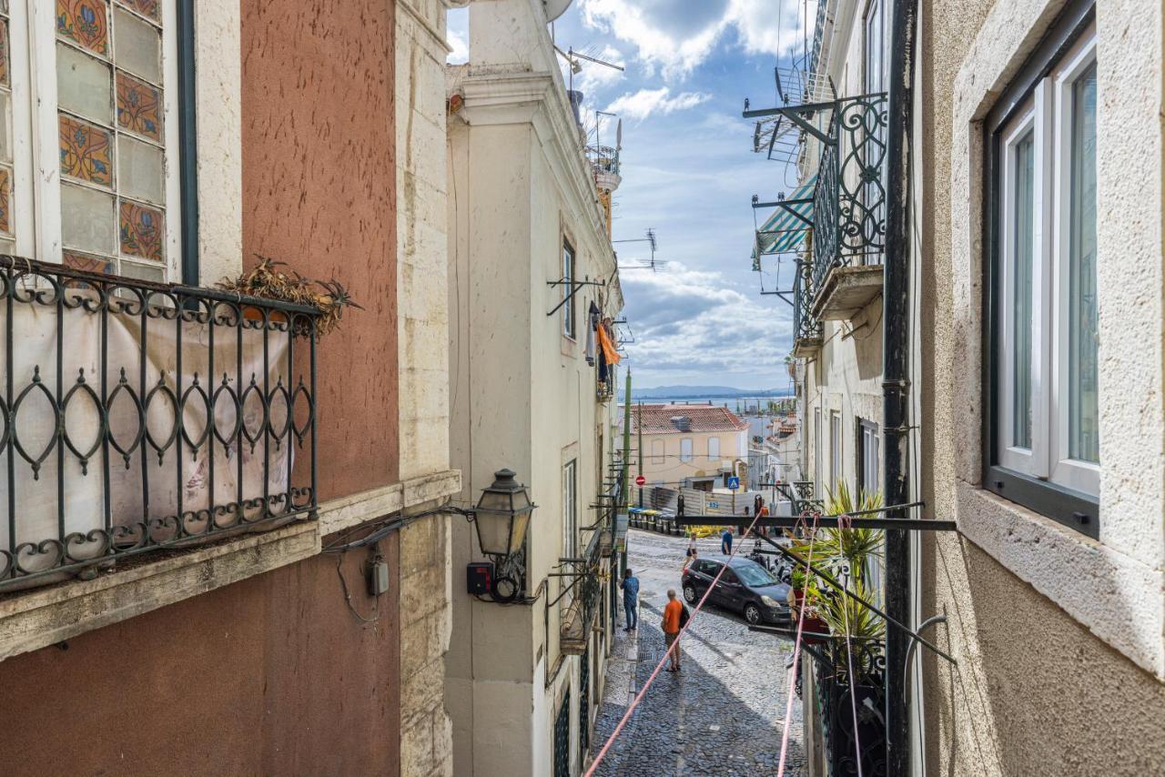 Alfama'S Heart Apartment By Lovelystay Lissabon Buitenkant foto